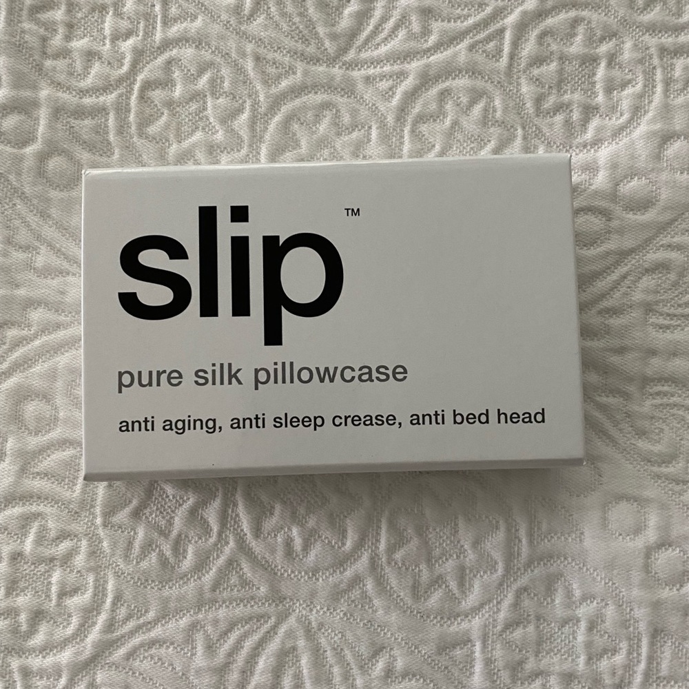 NEW IN BOX Slip Silk Pillow Case - white
